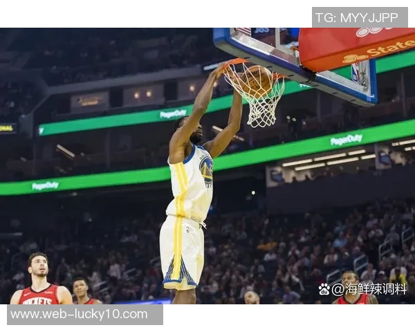 俄克拉荷马城雷霆队对阵金州勇士队的精彩对决分析与赛前展望