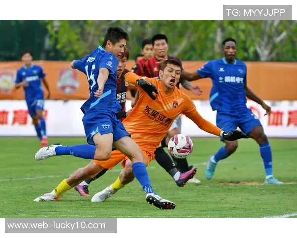 南京足球队在最新足球状态排行榜中荣登第七名展现出强劲实力与潜力 南京足球队在最新足球状态排行榜中荣登第七名展现出强劲实力与潜力