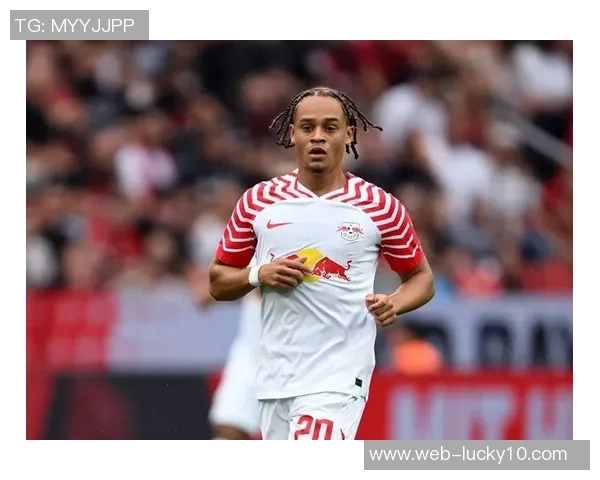 哈维西蒙斯：从青训新星到足坛巨星的成长之路与未来展望