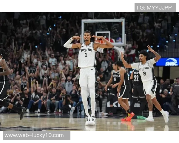 文班亚马新秀赛季表现抢眼场均20分10篮板3盖帽遥遥领先 文班亚马新秀赛季表现抢眼场均20分10篮板3盖帽遥遥领先